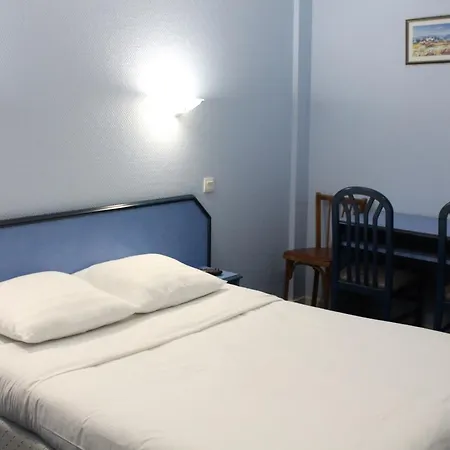 Le Voltaire 3*
