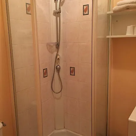 Le Voltaire 3*