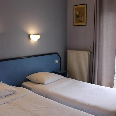 Le Voltaire 3*